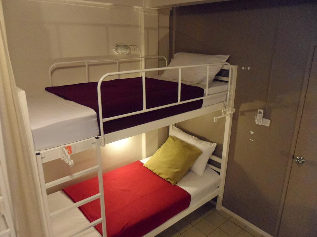 Need Sleep Hostel Bangkok Exterior foto