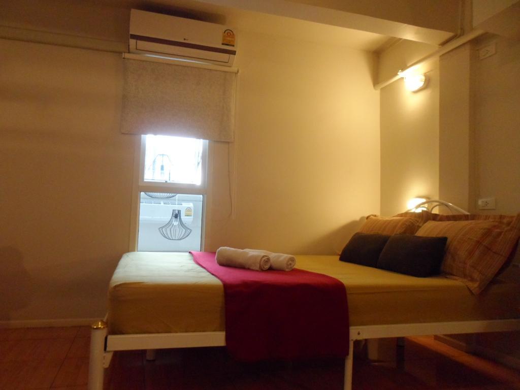 Need Sleep Hostel Bangkok Exterior foto